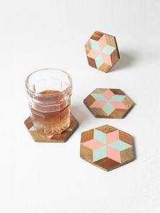 ชุดจานรองแก้วเคลือบ MDF ทำมือ พร้อมลวดลายศิลปะสีสันสดใส สำหรับตกแต่งห้องรับประทานอาหารและห้องนั่งเล่นอย่างมีสไตล์ - Product Image 1