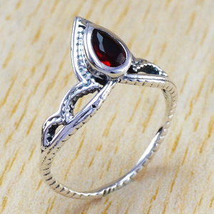 Bague personnalisée en argent sterling 925 avec grenat facetté en forme de poire, fabrication OEM ODM, étiquette privée, vente en gros - Product Image 2