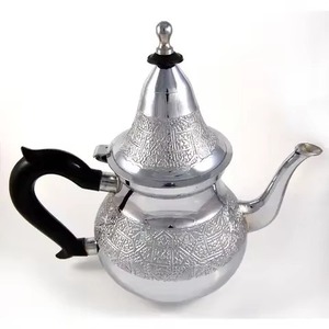 Tetera Plateada Nueva y Pulida, Diseño Clásico, Forma Redonda con Tapa, Hervidor de Agua Metálico, Vajilla Hecha a Mano - Product Image 2