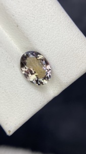 Tanzanite Naturelle Certifiée Non Chauffée Couleur Bio, Pierre Taillée Ovale, Zoisite Naturelle Tanzanite 2,35 Carats, Propre à la Loupe - Product Image 2