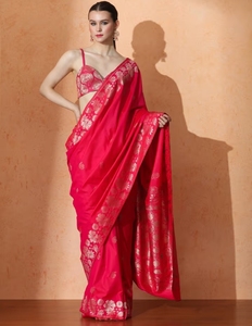 Sari de Seda Rosa KV con Estampado Floral y Blusa sin Coser - Product Image 4