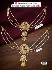 Broche de cheveux ethnique dorée mate avec chaîne de perles, accessoire de coiffure traditionnel pour mariée, épingle à chignon pour mariage indien, ornement de coiffure. - Product Image 3