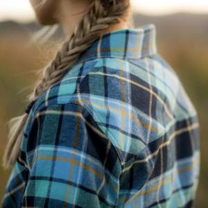 Camisa de Franela para Mujer, Estilo Casual, con Botones al Frente, Color Sólido, 100% Algodón, para Primavera, Otoño y Verano, Venta al Por Mayor - Product Image 5