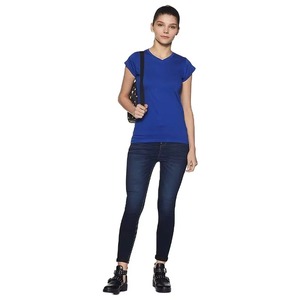 T-shirt femme uni, design tendance avec logo, manches courtes, mouvements faciles, idéal pour les voyages et le quotidien en été. - Product Image 6