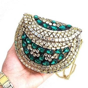 Mini pochette élégante avec travail Kundan et embellissements raffinés, idéale pour les mariages, sac à main en métal, artisanat métallique. - Product Image 2