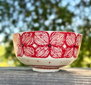 Tazón de Cerámica Premium con Diseño Floral Audaz y Perfil Redondo Profundo para una Decoración Elegante en la Cocina y la Mesa - Product Image 3