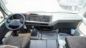 Autobús Toyota Coaster 2025 Usado con Título Limpio, Motor 2.7L Gasolina, 23 Asientos, en Perfecto Estado - Product Image 2