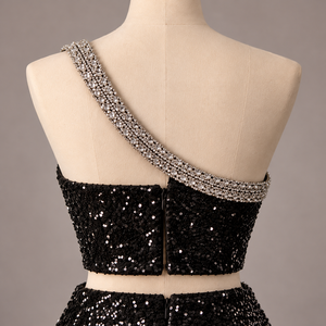 Vestido de Noche de Dos Piezas con Lentejuelas Negras, Top Corto de Un Hombro y Minifalda, Atuendo de Cóctel con Pedrería - Product Image 5
