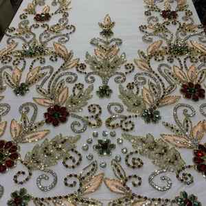 Tissu en dentelle de mariée en gros, tulle filet brodé à la main de fleurs 3D et de sequins pour robe de mariée, tissu en maille luxueux brodé au mètre - Product Image 3