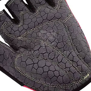 ถุงมือปั่นจักรยานที่สวมใส่สบาย ผลิตจากวัสดุที่ทนทานและระบายอากาศได้ดี เพื่อการยึดเกาะที่แข็งแรง การเคลื่อนไหวที่ยืดหยุ่น และการดูดซับแรงกระแทก - Product Image 4