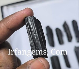 Vente en gros usine : Cristal de tourmaline noire naturelle brute, spécimen de pierre brute, cristal de guérison, minéral pour la méditation et la maison - Product Image 3