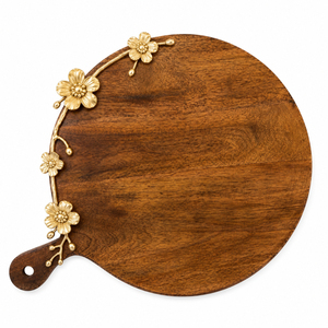 Planche à fromage en bois d'acacia avec accent floral en métal doré, plateau de service rond pour charcuterie, idéal pour cadeau de mariage et décoration de fête - Product Image 1