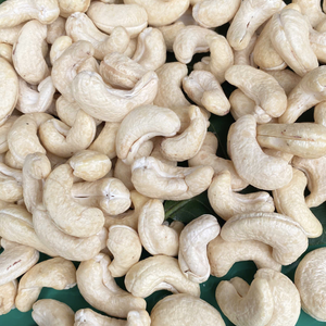 Noix de cajou en gros à prix réduit WW180, WW240, WW320, LP Noix de cajou brutes pour acheteurs de noix de cajou, délai de livraison court - Product Image 1