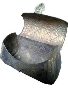 Bolso de Hombro Lowellcraft.com para Novia, Mujer, Regalo de Fiesta, Estilo Étnico Antiguo, Bandolera de Metal con Cierre de Solapa - Product Image 3