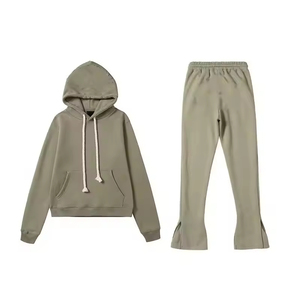 Conjunto Deportivo Unisex Verde con Capucha, Impresión de Logotipo Personalizado, Pantalones Largos Casuales con Cordón y Bolsillos Laterales, Ropa de Otoño - Product Image 1