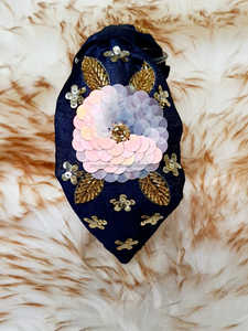 Serre-tête artisanal léger et durable en tissu blanc de qualité supérieure, style cowboy western de Nashville, avec ruban lumineux brodé et noué - Product Image 6