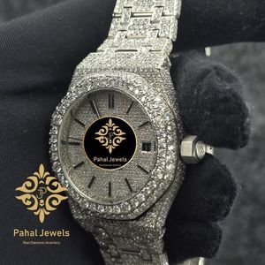 นาฬิกาเพชรหรูสำหรับผู้ชาย Pahal Jewels ตัวเรือนสแตนเลสทรงกลมขนาด 40 มม. ระบบควอตซ์อนาล็อก หน้าปัดคริสตัลแซฟไฟร์ สายขนาด 20 มม. - Product Image 4