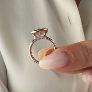 Anillo de compromiso de oro macizo de 14k con moissanita solitaria de corte ovalado de 3.0 ct, engaste de media montura, estilo minimalista, regalo de aniversario. - Product Image 4