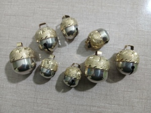 กระดิ่งคู่เสียงสูงแบบสองเสียงสำหรับนักเลี้ยงเหยี่ยว รุ่น Acorn Bells เหมาะสำหรับปลอกคอแมวและสุนัข มีให้เลือก 5 ขนาด - Product Image 1