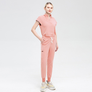 Robe uniforme de spa à manches courtes coupe ajustée pour esthéticiennes, coiffeuses, techniciennes en ongles et massothérapeutes - Product Image 5