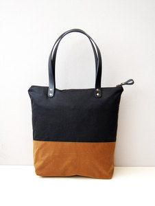 Sac fourre-tout en toile noir et marron avec blocs de couleur, fermeture éclair, taille moyenne, usage quotidien, poignée longue - Product Image 1