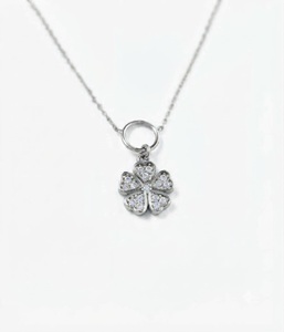 Collier trèfle à quatre feuilles en or rose 14K VVS avec diamant de laboratoire couleur E 0,15 carat (0,15ctw) serti pavé, pendentif porte-bonheur, cadeau tendance - Product Image 3