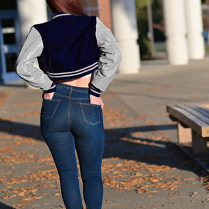 Blouson Bomber Femme Style Universitaire Bleu Marine et Gris avec Manches en Similicuir – Veste Décontractée Tendance pour Dames - Product Image 2