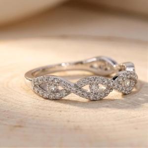 Anillo de banda retorcida con diamante cultivado en laboratorio de corte redondo, oro macizo de 10K, 14K, 18K, claridad E, VVS, para bodas y fiestas, certificado por IGI. - Product Image 1