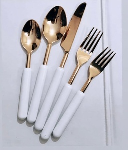Ensemble de couverts vintage en gros en acier inoxydable avec manche en résine blanche, cuillère, fourchette, couteau faits à la main, décoration de mariage - Product Image 1
