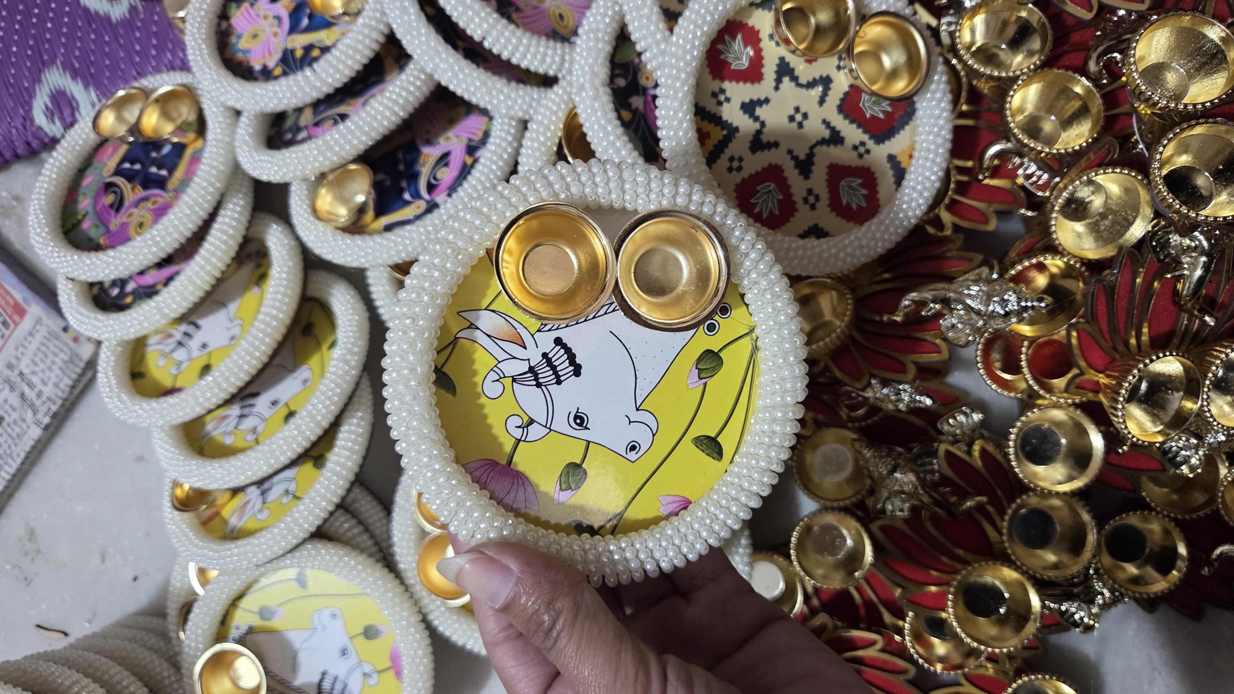 เช่นเดียวกับภาพ