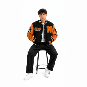 Chaqueta Varsity Corta Personalizada OEM con Mangas de Cuero Genuino, Parches de Chenilla y Bordado para Hombre - Product Image 2