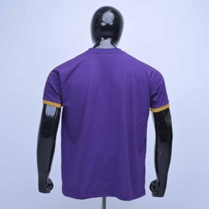Camiseta de Alta Calidad Estilo Urbano, 100% Algodón, Bordado Chenille con Letras, Dobladillo Curvo, Color Sólido, Corte Regular, Ecológica, de Secado Rápido - Product Image 4