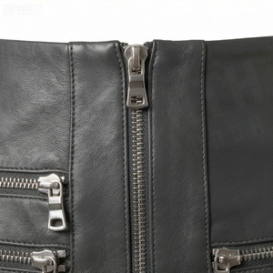 Jupe crayon mini en cuir taille haute pour femme avec fermeture éclair et poches latérales, style motard, couleur unie, toutes saisons - Product Image 4
