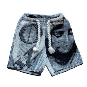Pantalones Cortos Estampados 100% Algodón para Hombre con Cintura Ajustable, Estilo Casual Urbano, Diseño Artístico en Tono Gris, Logotipo Frontal - Product Image 2