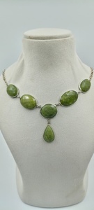 Collar de Jade Verde Natural |   Cadena de Eslabones de Estilo Bohemio con Piedras Verdes Facetadas Hechas a Mano, Diseño para Parejas, Joyería para Mujer - Product Image 3