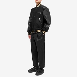 Chaqueta Varsity Negra de Lana para Hombre con Mangas de Cuero Sintético, Estilo Retro Letterman, Chaqueta Bomber Urbana, Chaqueta de Béisbol con Parches Personalizados - Product Image 4