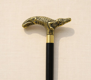 Bastón de Madera Artesanal con Mango de Cocodrilo, Elegante Bastón de Caballero, Bastón Vintage con Cabeza de Cocodrilo, Bastón de Madera Dura - Product Image 1