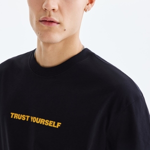 T-shirt Streetwear Hip Hop en Coton 100% Personnalisé par le Fabricant, Motif Graphique Imprimé DTG, 240 Grammes - Product Image 3