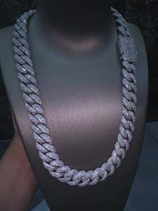 Collier chaîne cubaine glacée noir et argent avec moissanite VVS certifiée IGI, sertie à griffes, tendance, best-seller, style hip-hop, bling, luxe - Product Image 3