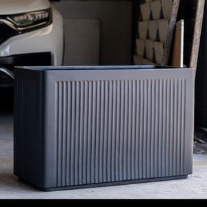 Maceta Rectangular Minimalista de PP, Color Gris Oscuro, para Jardín Exterior, Ligera, Diseño Moderno - Product Image 2