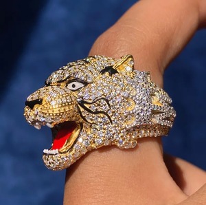 Bague Tête de Tigre Dorée Sertie de Pierres pour Homme, Design Animalier de Luxe avec Pierres CZ, Bijou Tendance Hip Hop - Product Image 1
