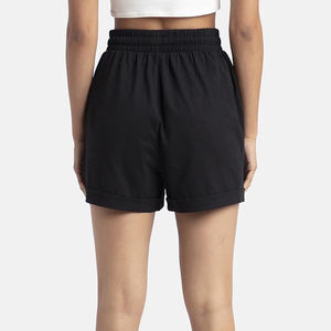 Shorts Casuales de Verano para Mujer, Personalizados OEM/ODM, en Tela Elástica de Felpa, Color Negro Sólido, con Bolsillos Laterales con Botones y Cintura Elástica - Product Image 4