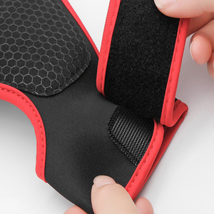 2026 Custom Weightlifting Grip Pads Wrist Support Gym Gloves Anti Slip Fitness Palm Protector - Product Image 3