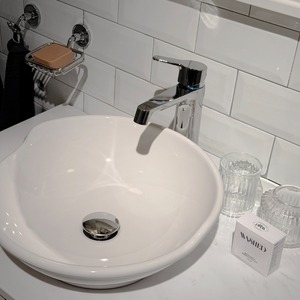 Barre nettoyante pour le visage pour peaux sensibles avec des extraits naturels, des ingrédients végétaliens, hydratation douce, hydratante et apaisante - Product Image 4