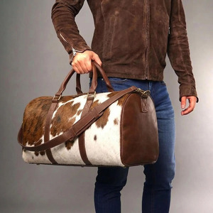 Sacs de voyage en cuir de vachette à poils, vente en gros, fournisseur OEM, logo personnalisé, produits de bagagerie de qualité export, expédition mondiale - Product Image 1