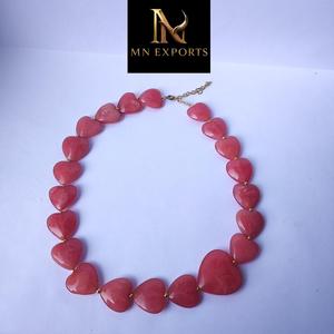 MN EXPORTS MNE-276 Collier en résine perlée avec pendentif cœur en perle naturelle, fait main, plaqué or, style chrétien vintage, pour fête - Product Image 1