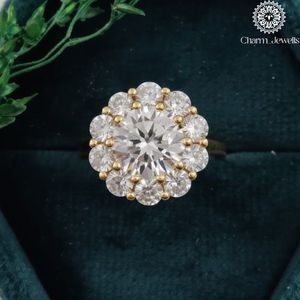 Bague de fiançailles en moissanite pour femme Charm_Jewells, coupe coussin, style fleur, plaqué or 18 carats, design classique, certifiée IGI - Product Image 1