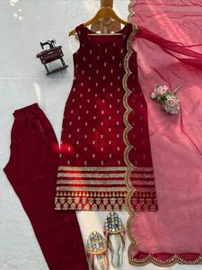 Ensemble haut de gamme en soie de verre romaine avec dupatta, orné de broderies complexes en fil et de sequins - Product Image 6