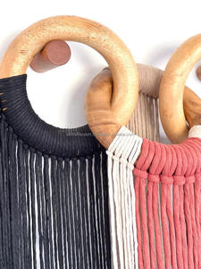 Nouvelle tapisserie bohème en coton tissée à la main avec franges dégradées et cadre en bois pour la décoration murale du salon et de la chambre - Product Image 5