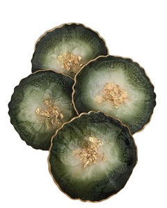 Dessous de verre en résine époxy brillante avec effet scintillant de poussière de galaxie conçus pour inspirer l'intérêt visuel dans les intérieurs minimalistes - Product Image 4